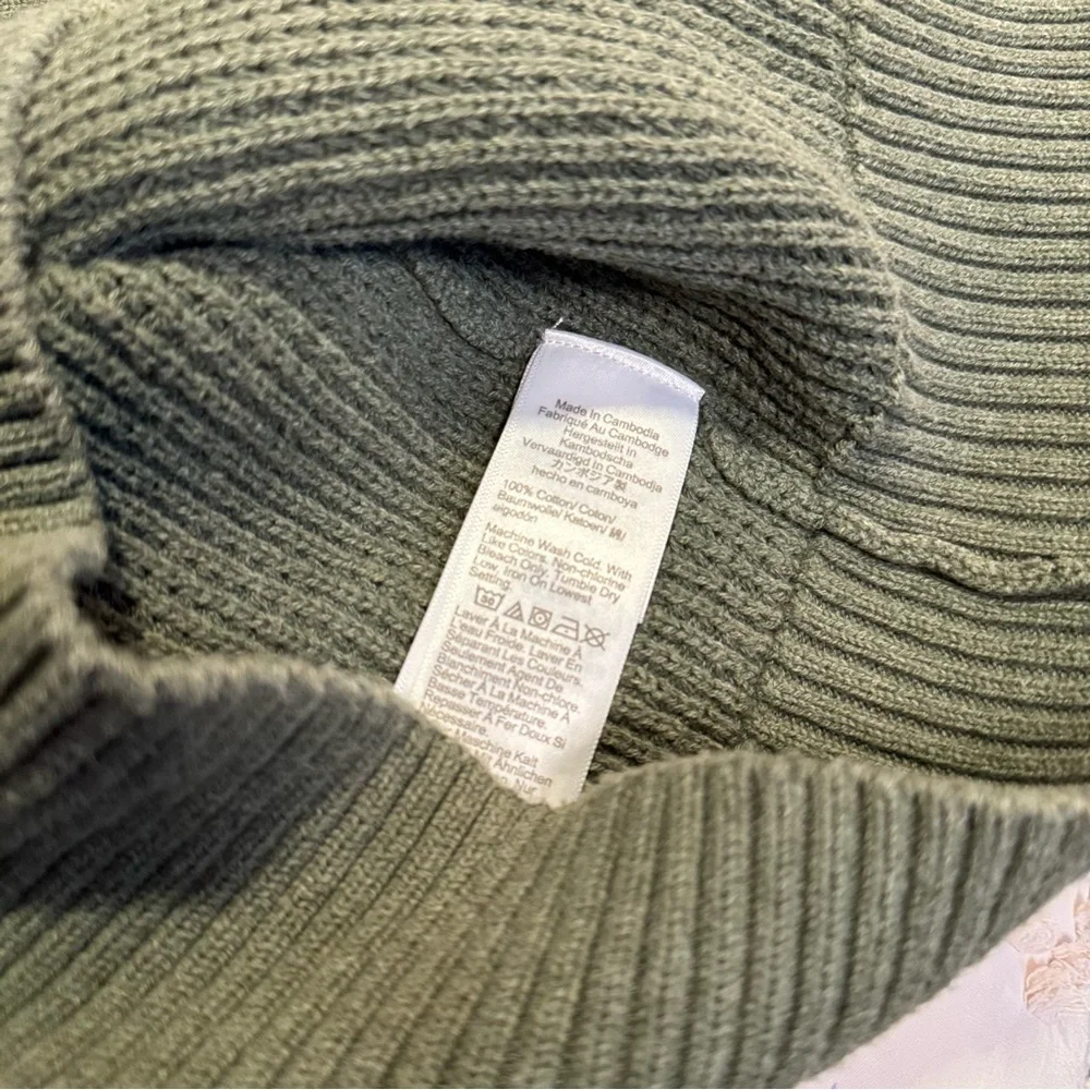 J.Crew men’s sweater (size xl) hunter green.  Pre-owned - Picture 11 of 15